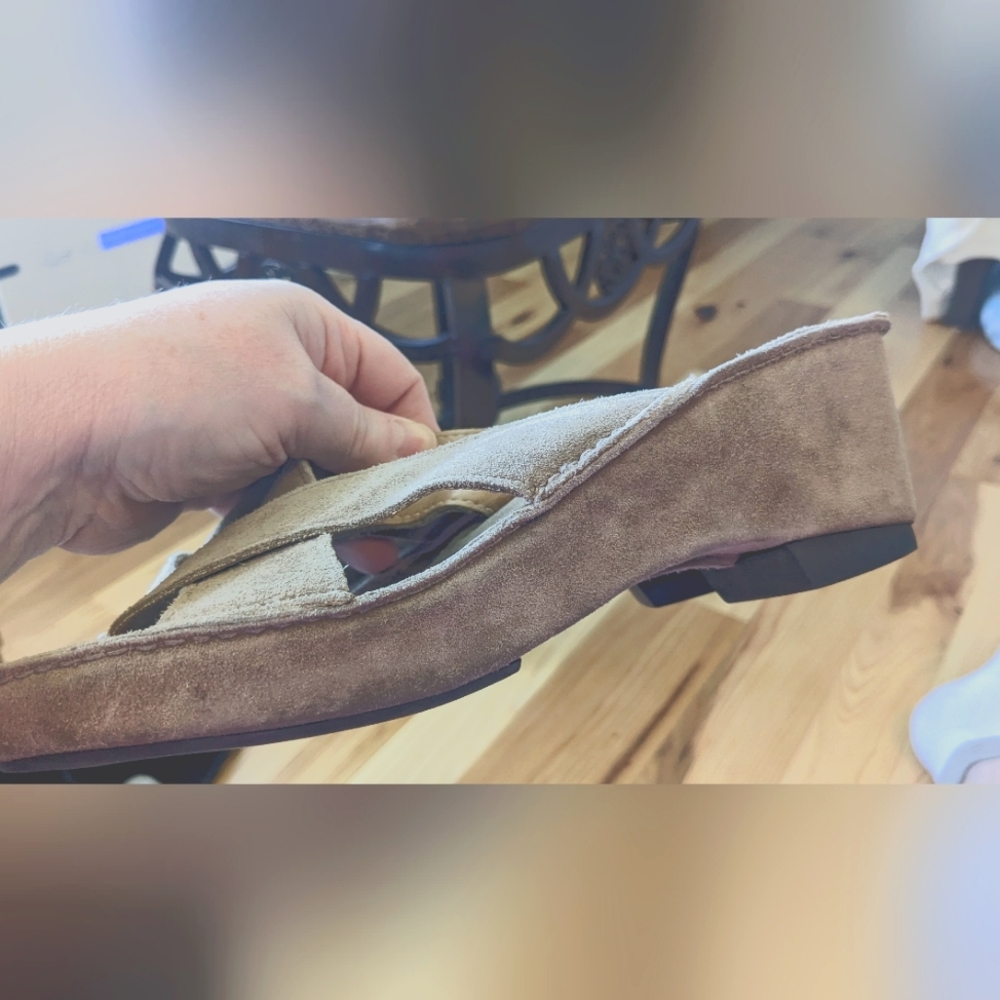 Patrick Cox Beige Suede Wedge Sandals Women's Size 10 - Picture 4 of 6